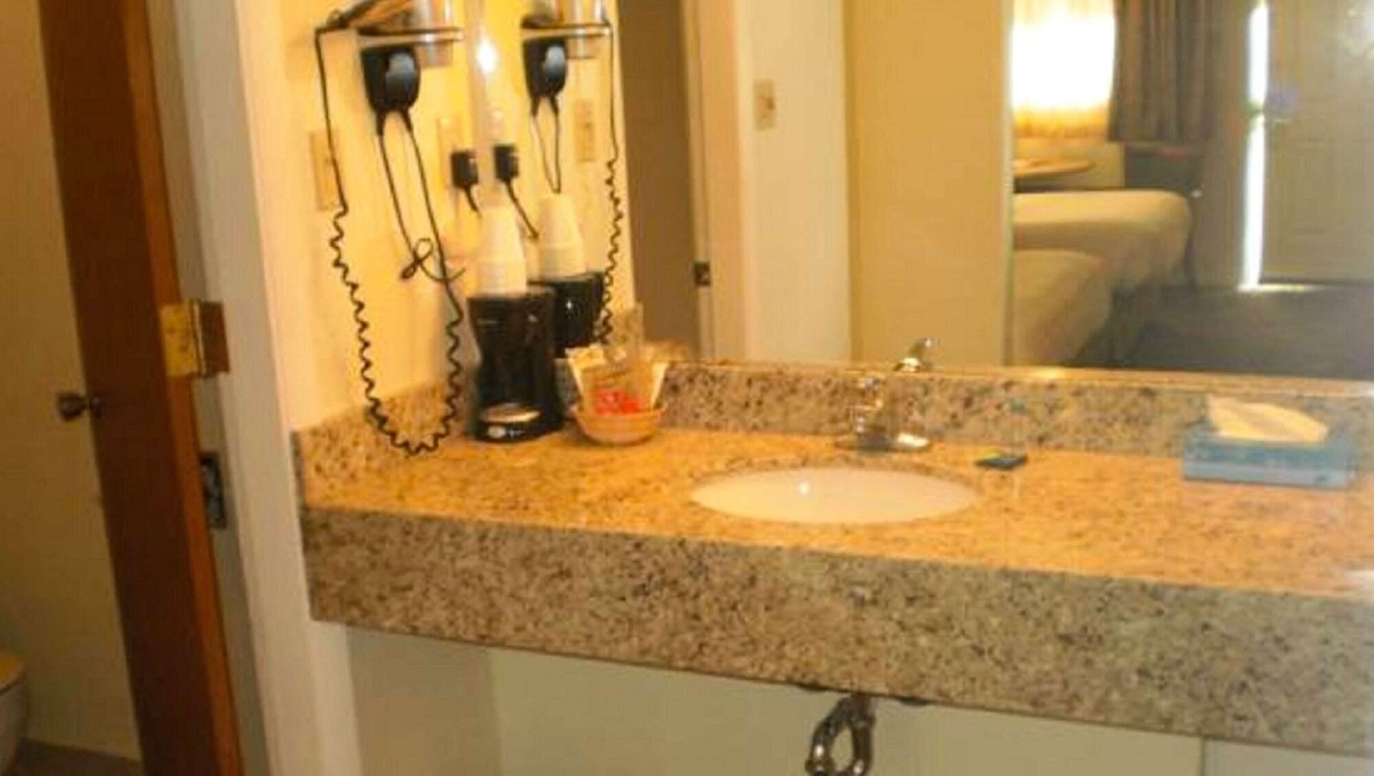 Magnuson Hotel Park Vue Ely Bagian luar foto